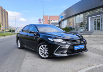 Подержанный автомобиль Toyota Camry Sedan 2021 года (3 фото)