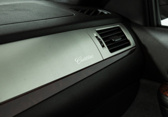 Подержанный автомобиль Cadillac Escalade Suv 2010 года (18 фото)