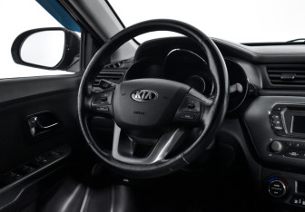 Подержанный автомобиль Kia Rio Sedan 2013 года (14 фото)