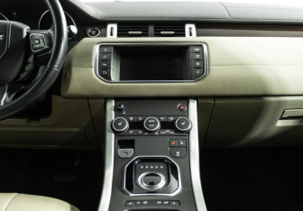 Подержанный автомобиль Land Rover Range Rover Evoque 2018 года (14 фото)