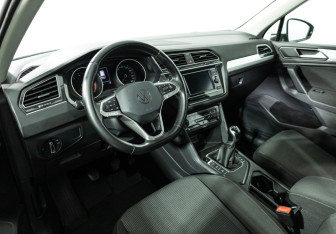 Подержанный автомобиль Volkswagen Tiguan 2021 года (11 фото)