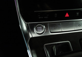 Подержанный автомобиль Audi A6 Sedan 2018 года (20 фото)