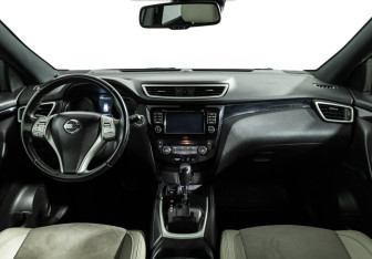 Подержанный автомобиль Nissan Qashqai 2016 года (13 фото)
