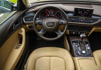 Подержанный автомобиль Audi A6 Sedan 2012 года (12 фото)