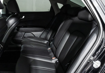 Подержанный автомобиль Kia Optima Sedan 2018 года (10 фото)