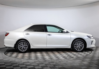 Подержанный автомобиль Toyota Camry Sedan 2017 года (4 фото)