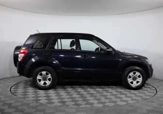 Подержанный автомобиль Suzuki Grand Vitara 2011 года (6 фото)