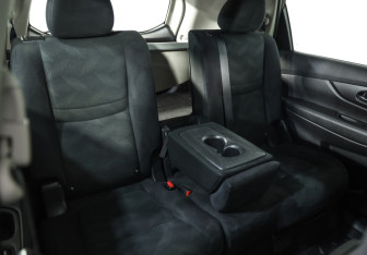 Подержанный автомобиль Nissan X-Trail 2016 года (23 фото)