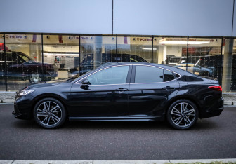 Подержанный автомобиль Toyota Camry Sedan 2024 года (7 фото)