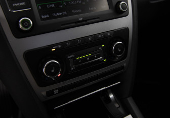 Подержанный автомобиль Skoda Octavia Liftback 2010 года (13 фото)