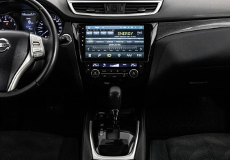 Подержанный автомобиль Nissan X-Trail 2017 года (13 фото)