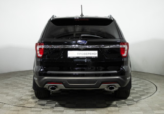 Подержанный автомобиль Ford Explorer 2019 года (6 фото)