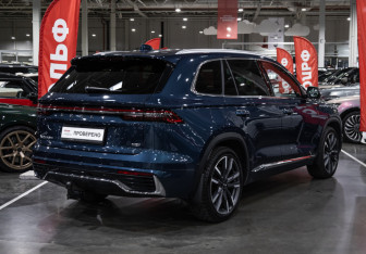 Подержанный автомобиль Geely Monjaro 2024 года (6 фото)