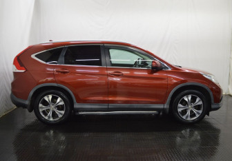 Подержанный автомобиль Honda CR-V 2012 года (4 фото)