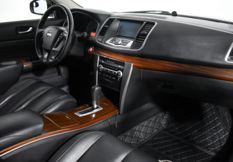 Подержанный автомобиль Nissan Teana 2011 года (12 фото)