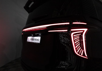 Подержанный автомобиль Hongqi HQ9 2022 года (35 фото)