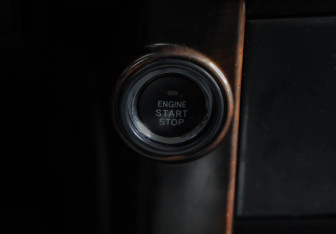 Подержанный автомобиль Toyota Land Cruiser Prado 2014 года (18 фото)