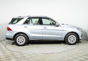 Подержанный автомобиль Mercedes-Benz GLE 2016 года (4 фото)