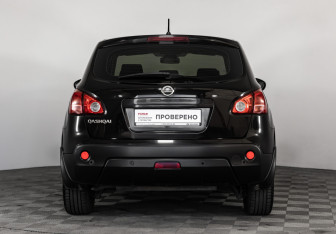 Подержанный автомобиль Nissan Qashqai 2009 года (6 фото)