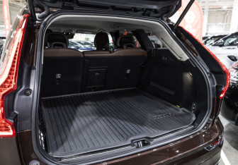 Подержанный автомобиль Volvo XC60 2019 года (27 фото)