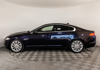 Подержанный автомобиль Jaguar XF Sedan 2014 года (8 фото)