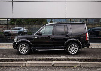 Подержанный автомобиль Land Rover Discovery 2016 года (9 фото)