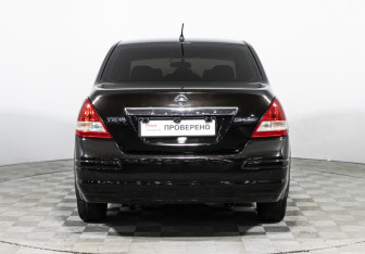 Подержанный автомобиль Nissan Tiida Sedan 2010 года (6 фото)