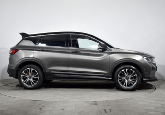 Подержанный автомобиль Geely Coolray 2022 года (4 фото)