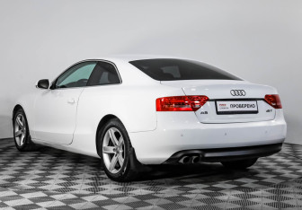 Подержанный автомобиль Audi A5 Coupe 2010 года (7 фото)