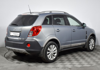 Подержанный автомобиль Opel Antara 2013 года (5 фото)