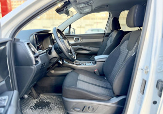 Подержанный автомобиль Kia Sorento 2021 года (10 фото)