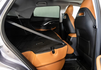Подержанный автомобиль Omoda C5 2024 года (32 фото)
