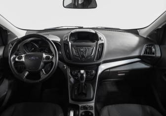 Подержанный автомобиль Ford Kuga 2016 года (10 фото)