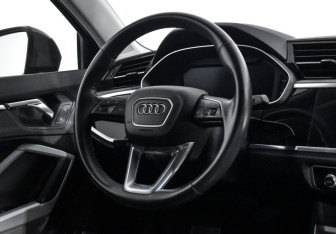 Подержанный автомобиль Audi Q3 2020 года (15 фото)