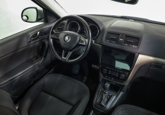 Подержанный автомобиль Skoda Yeti 2016 года (9 фото)
