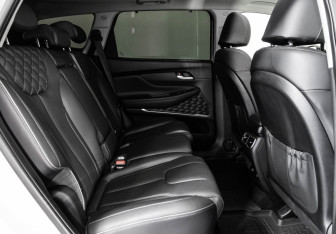 Подержанный автомобиль Hyundai Santa Fe 2022 года (29 фото)