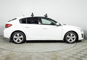 Подержанный автомобиль Chevrolet Cruze Hatchback 2013 года (4 фото)
