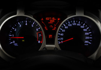 Подержанный автомобиль Nissan Juke 2013 года (26 фото)