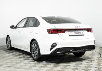 Подержанный автомобиль Kia K3 Sedan 2021 года (7 фото)