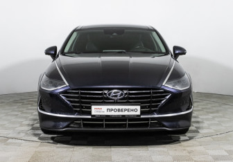 Подержанный автомобиль Hyundai Sonata 2019 года (2 фото)
