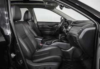 Подержанный автомобиль Nissan X-Trail 2019 года (23 фото)