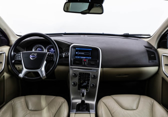 Подержанный автомобиль Volvo XC60 2011 года (11 фото)