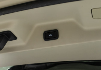 Подержанный автомобиль Land Rover Range Rover 2018 года (33 фото)