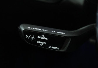 Подержанный автомобиль Porsche Cayenne 2021 года (27 фото)