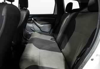 Подержанный автомобиль Renault Duster 2015 года (10 фото)