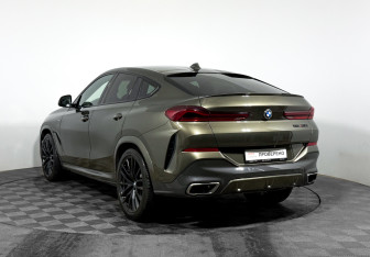 Подержанный автомобиль BMW X6 2020 года (7 фото)