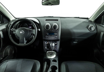 Подержанный автомобиль Nissan Qashqai 2013 года (13 фото)