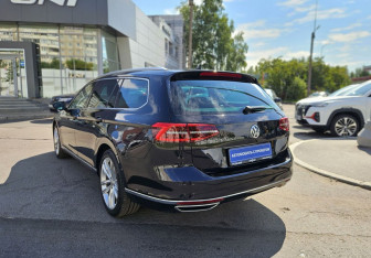 Подержанный автомобиль Volkswagen Passat Wagon 2019 года (6 фото)