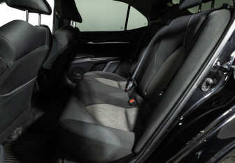 Подержанный автомобиль Toyota Camry Sedan 2021 года (10 фото)