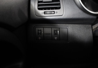 Подержанный автомобиль Kia Venga 2012 года (21 фото)